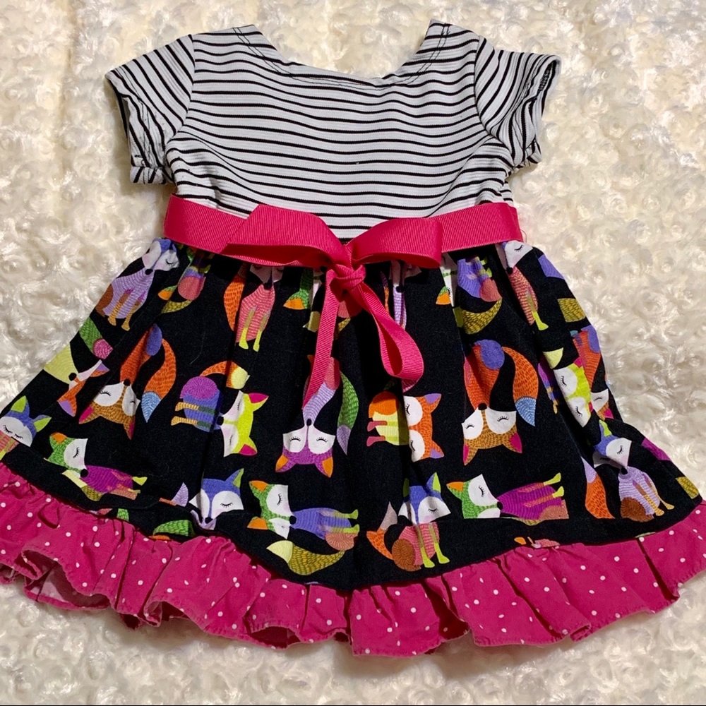 Adorable Bonnie Baby Dress with Foxes - Picture 2 of 4